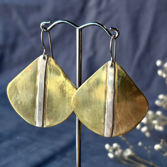 Galili Ellis, Side Facing Silver Applique Vertical Stripe Earrings