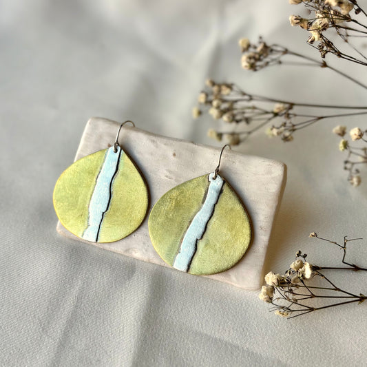 Galili Ellis, Side Facing Silver Applique Vertical Stripe Earrings