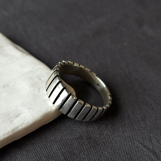 Spoke, Harmonia Ring