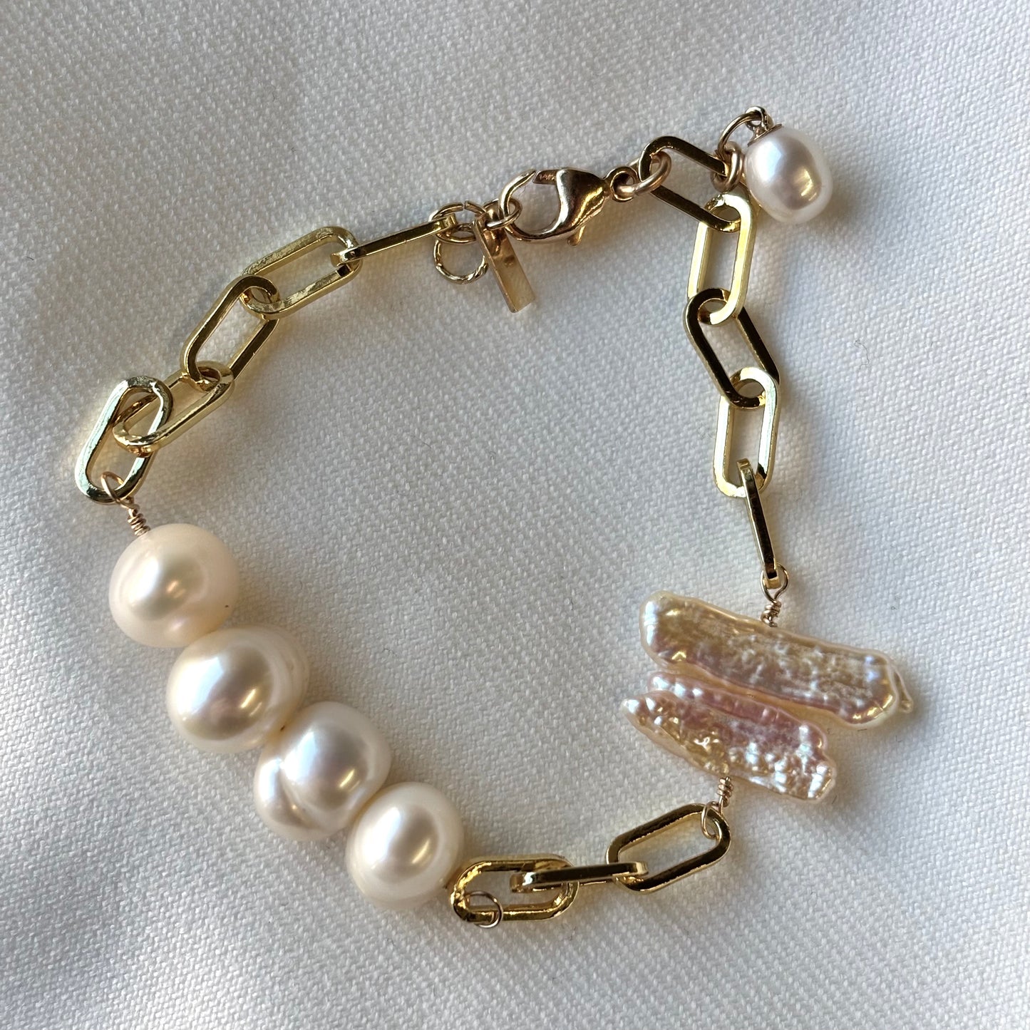 Hailey Jane, Chunky Asymmetrical Pearl Bracelet