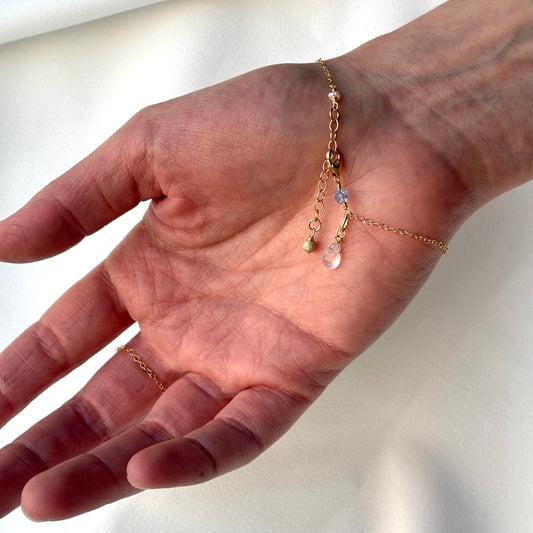 Hailey Jane, Hand Chain