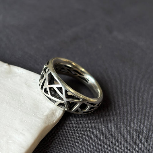 Spoke, Labyrinth Ring