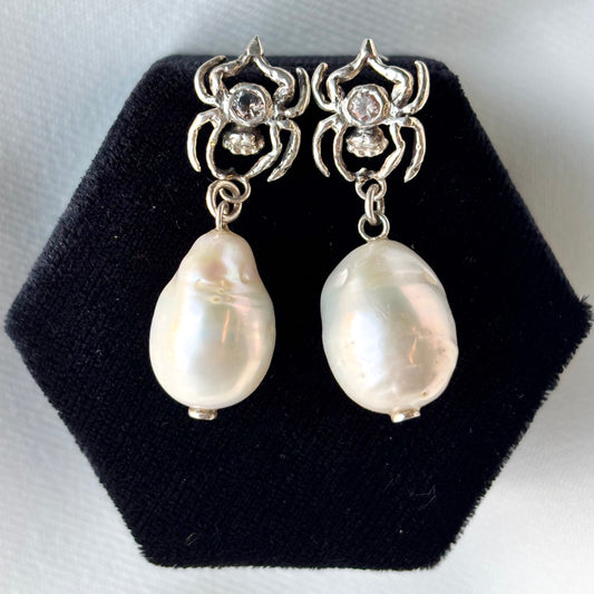 RYHN, Aranea Spider Pearl Earrings