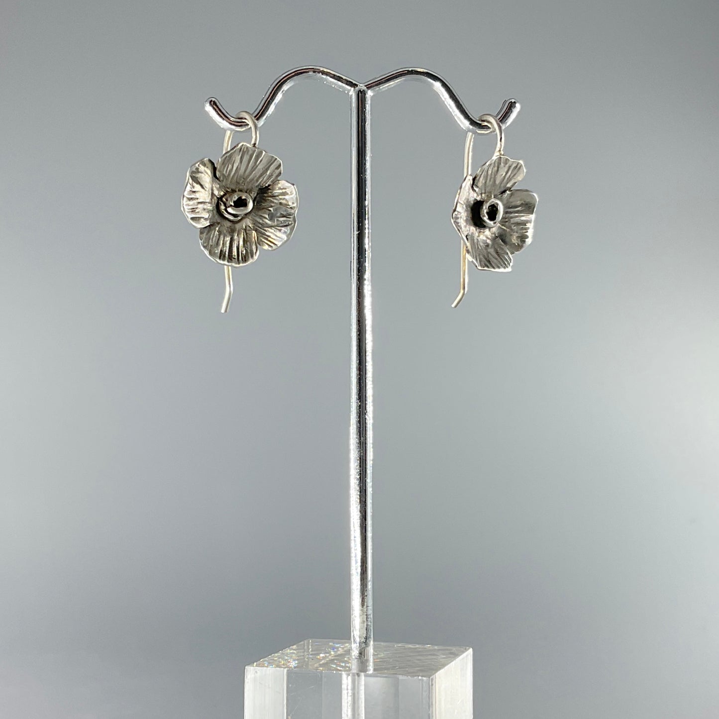 Galili Ellis, Silver Flower Earrings
