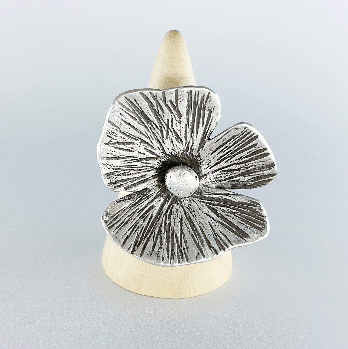 Galili Ellis, Poppy Ring