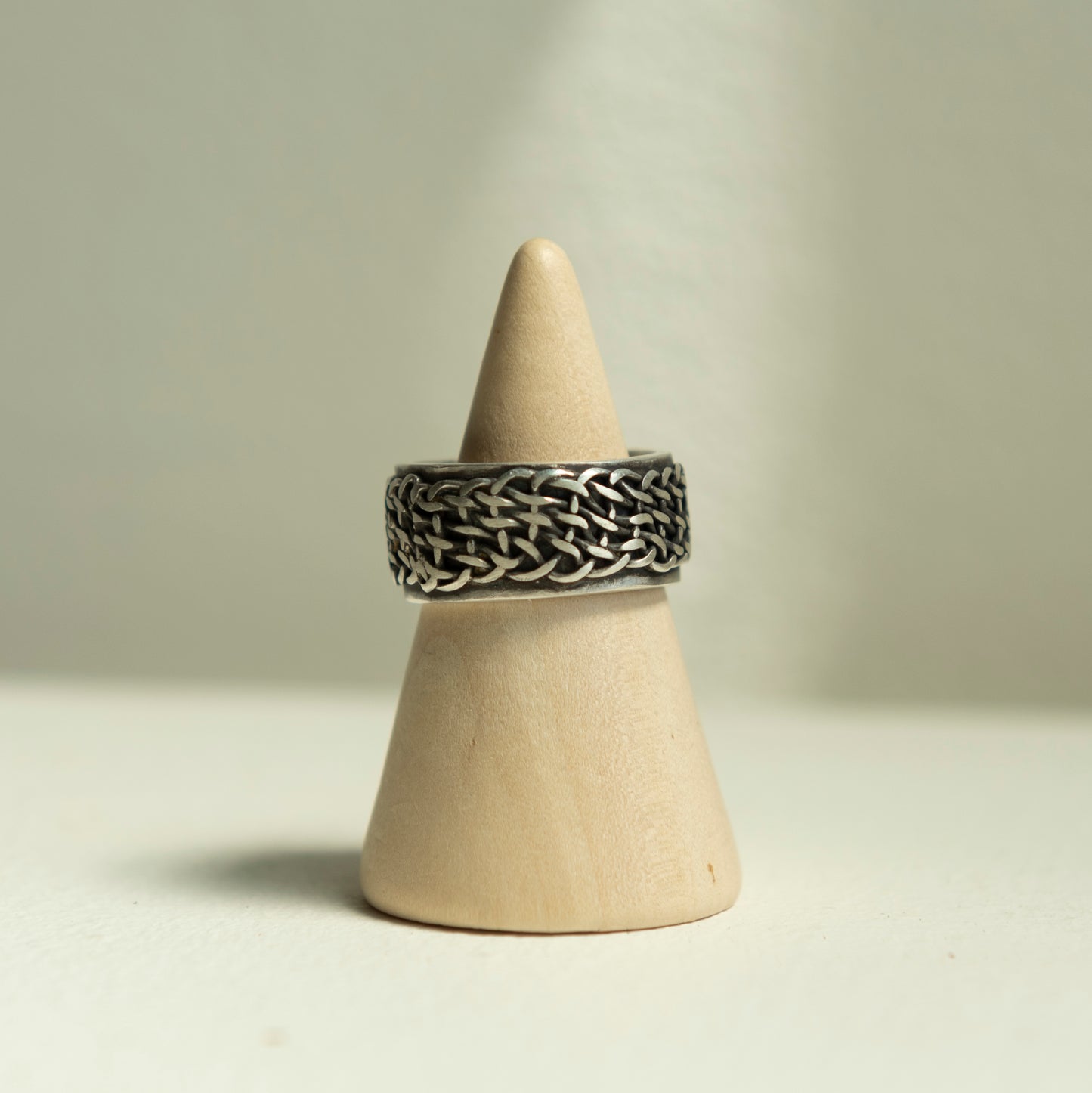 Galili Ellis, Weaved Band