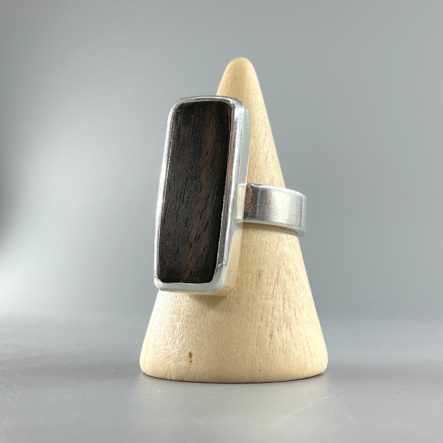 Galili Ellis, Rosewood Ring