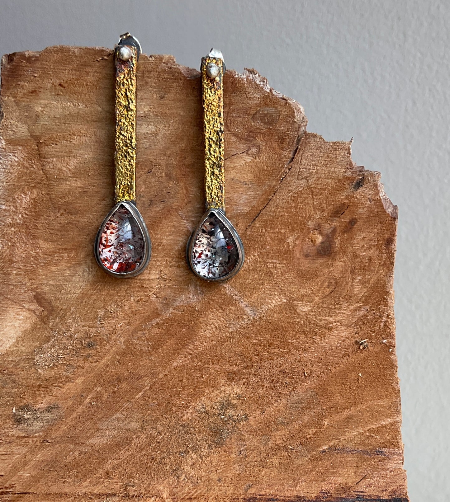 Ignis Borealis, Strawberry Quartz Pendulum Earrings