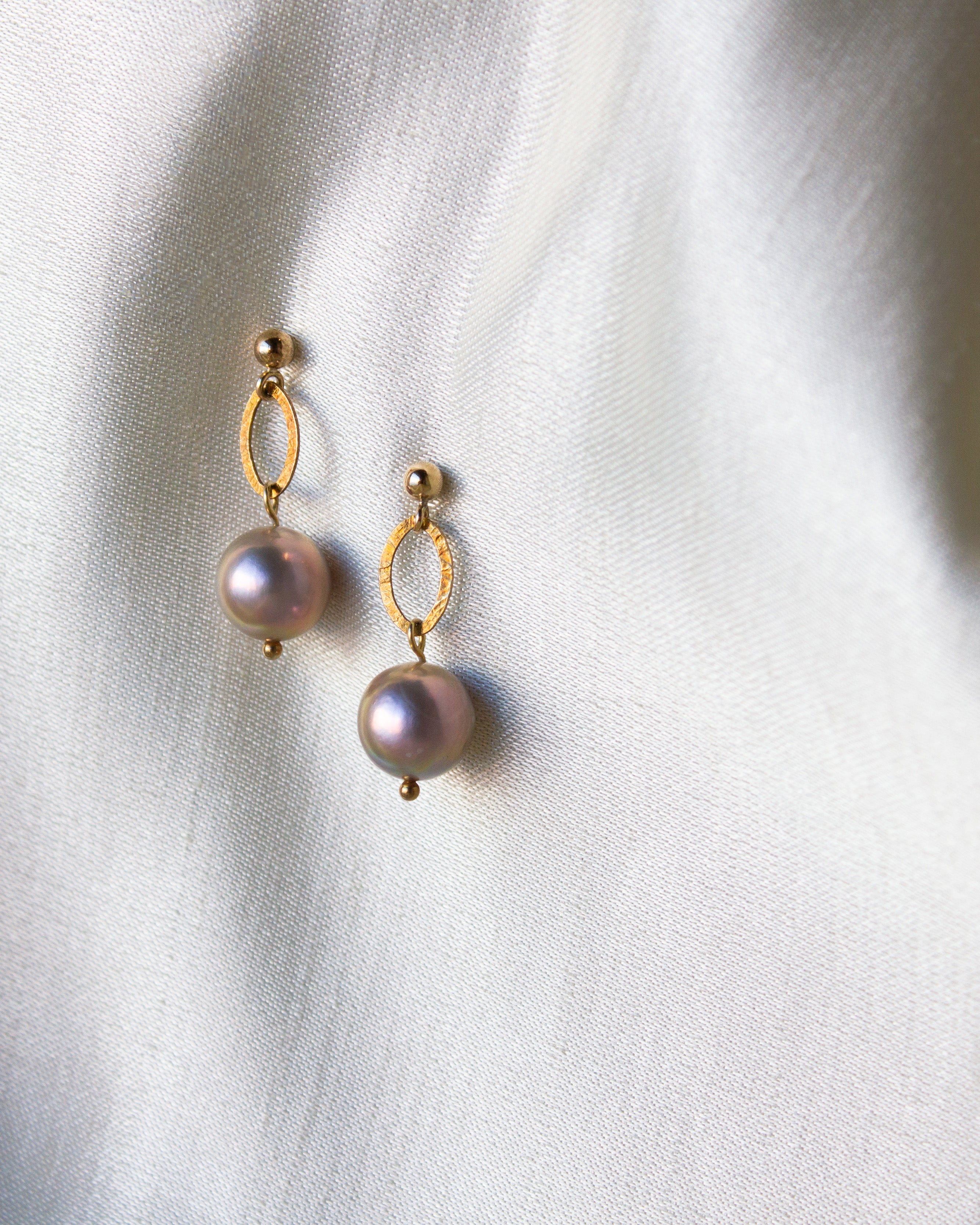 Brenda Wong, Oval Loop Pearl Earrings