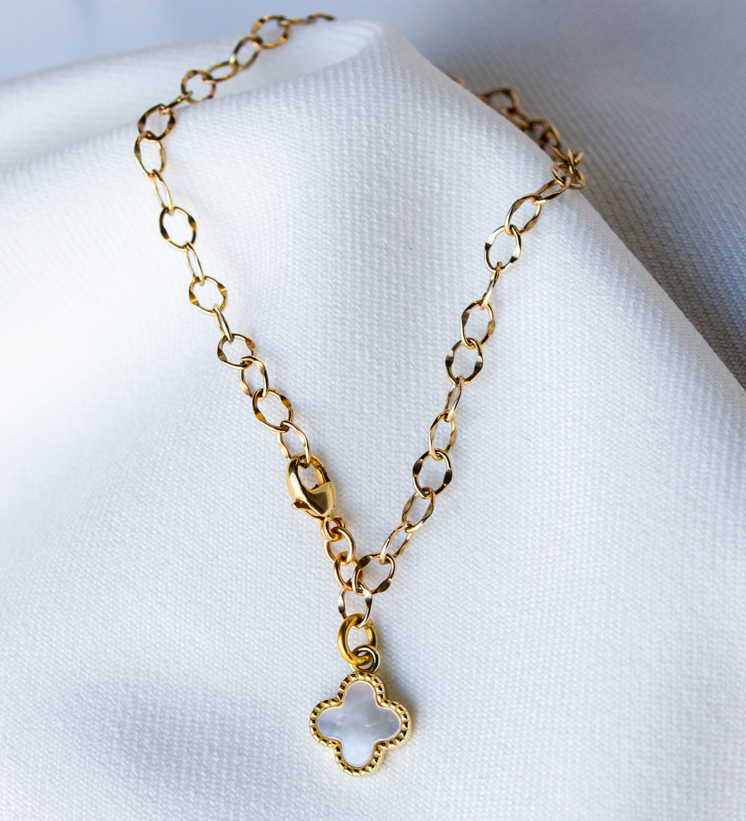 Brenda Wong, Regent Bracelet