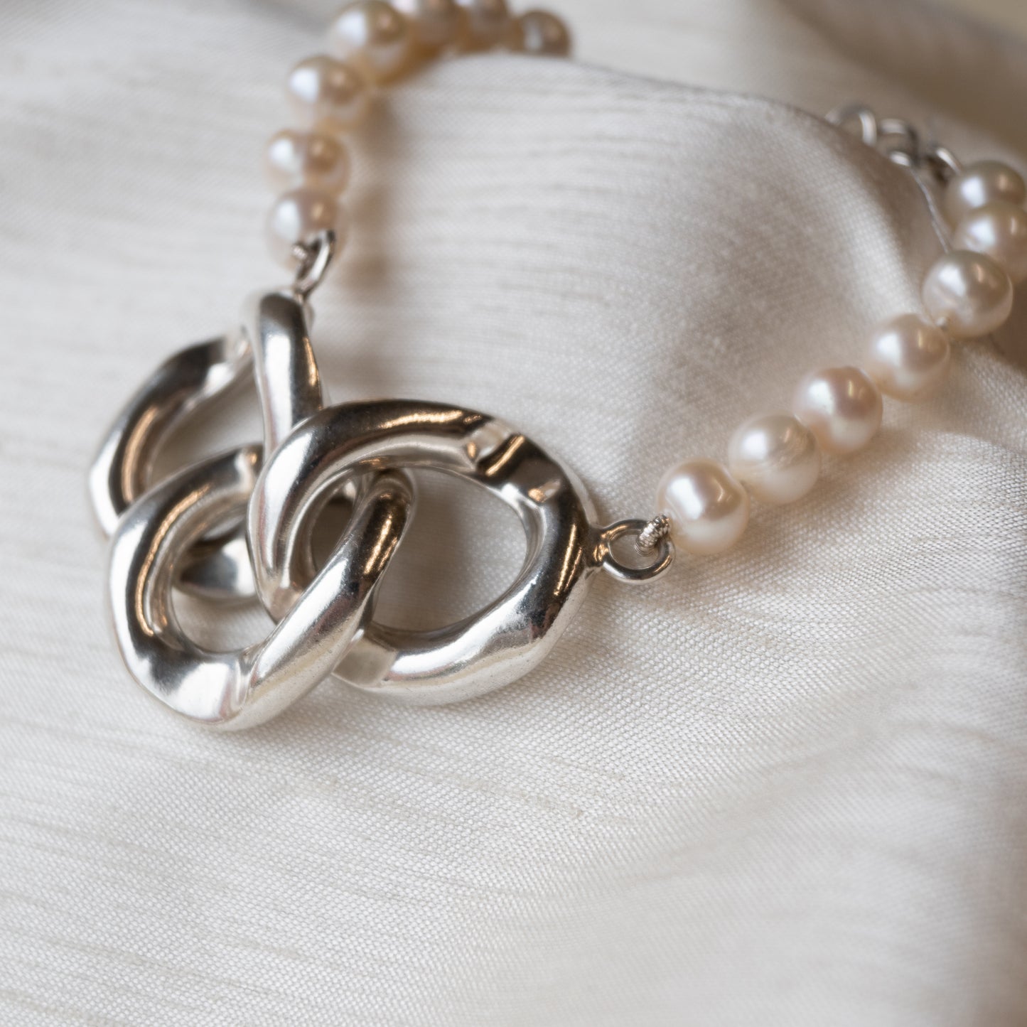 Alexandra Temple, Three Silver Links Bracelet with Freshwater Pearls