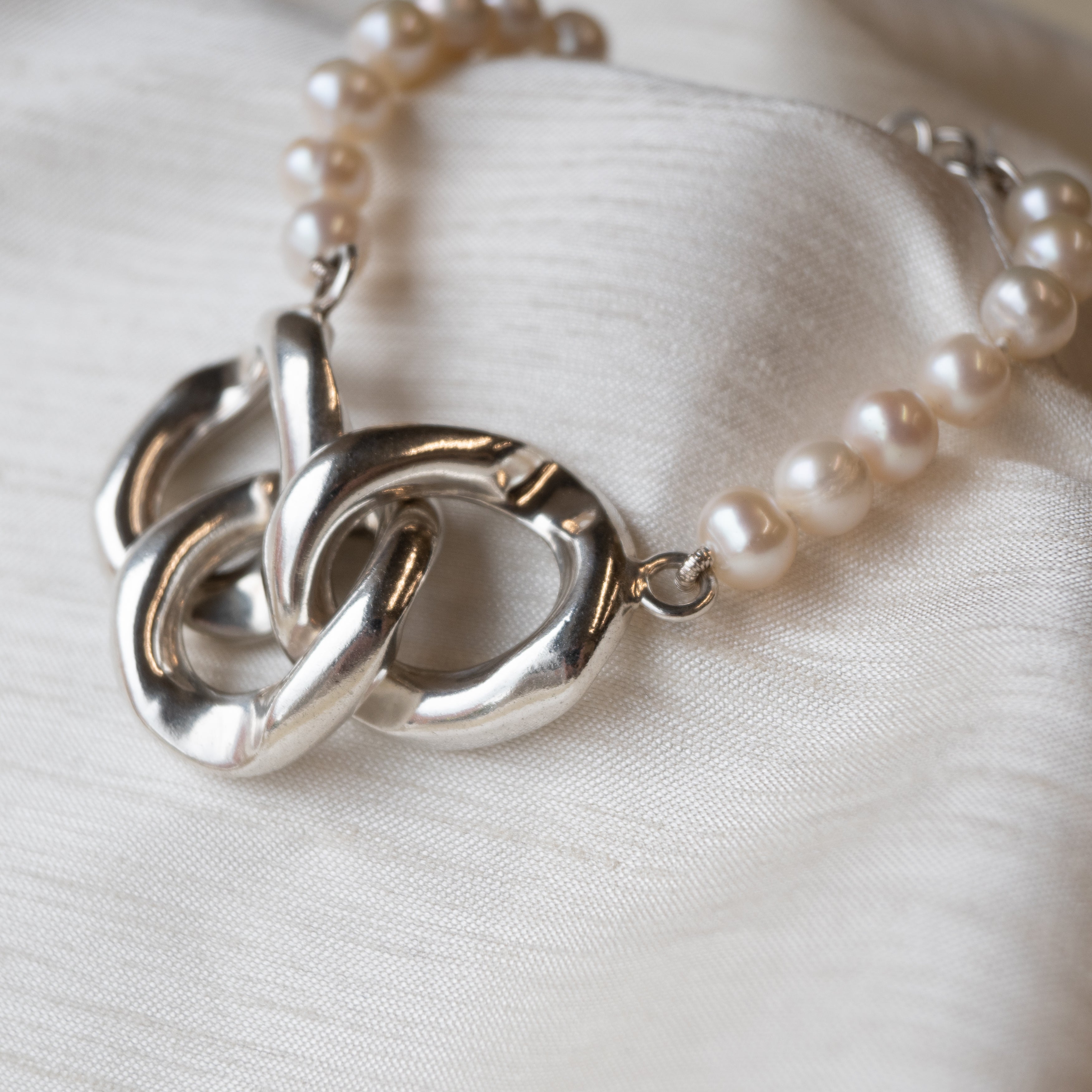 Alexandra Temple, Three Silver Links Bracelet with Freshwater Pearls