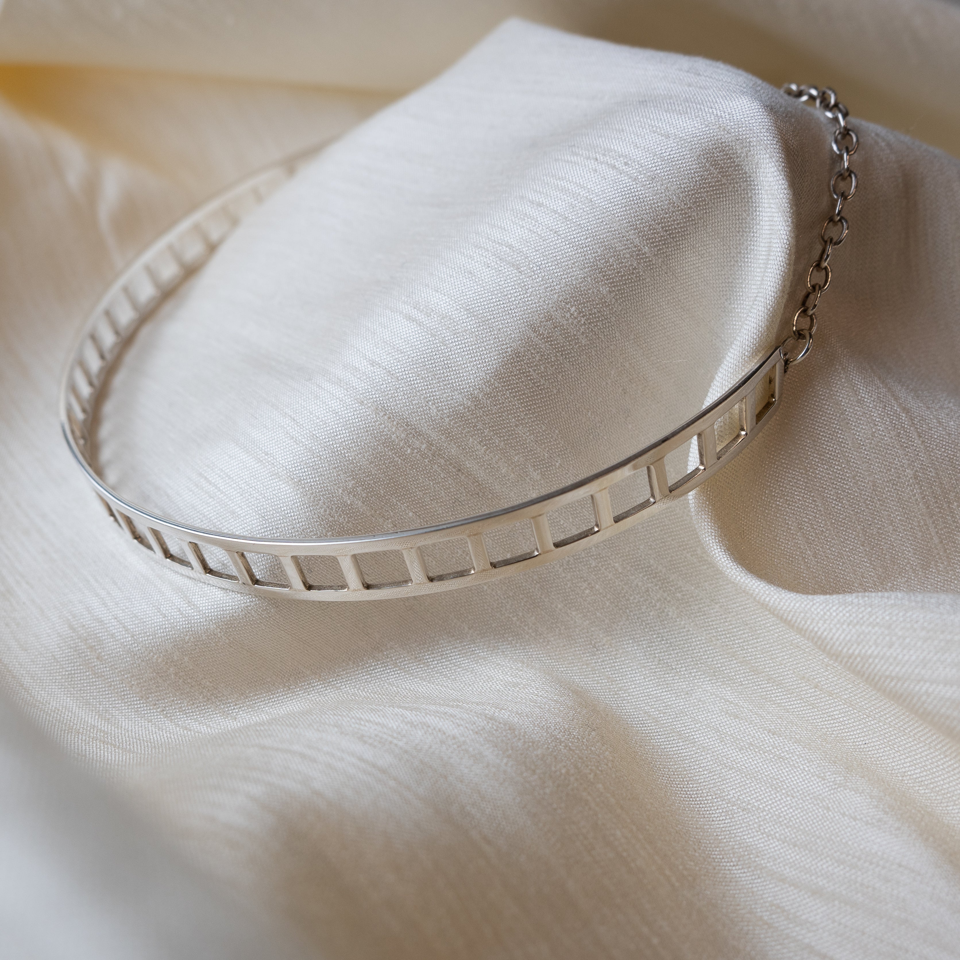 Alexandra Temple, Silver Choker