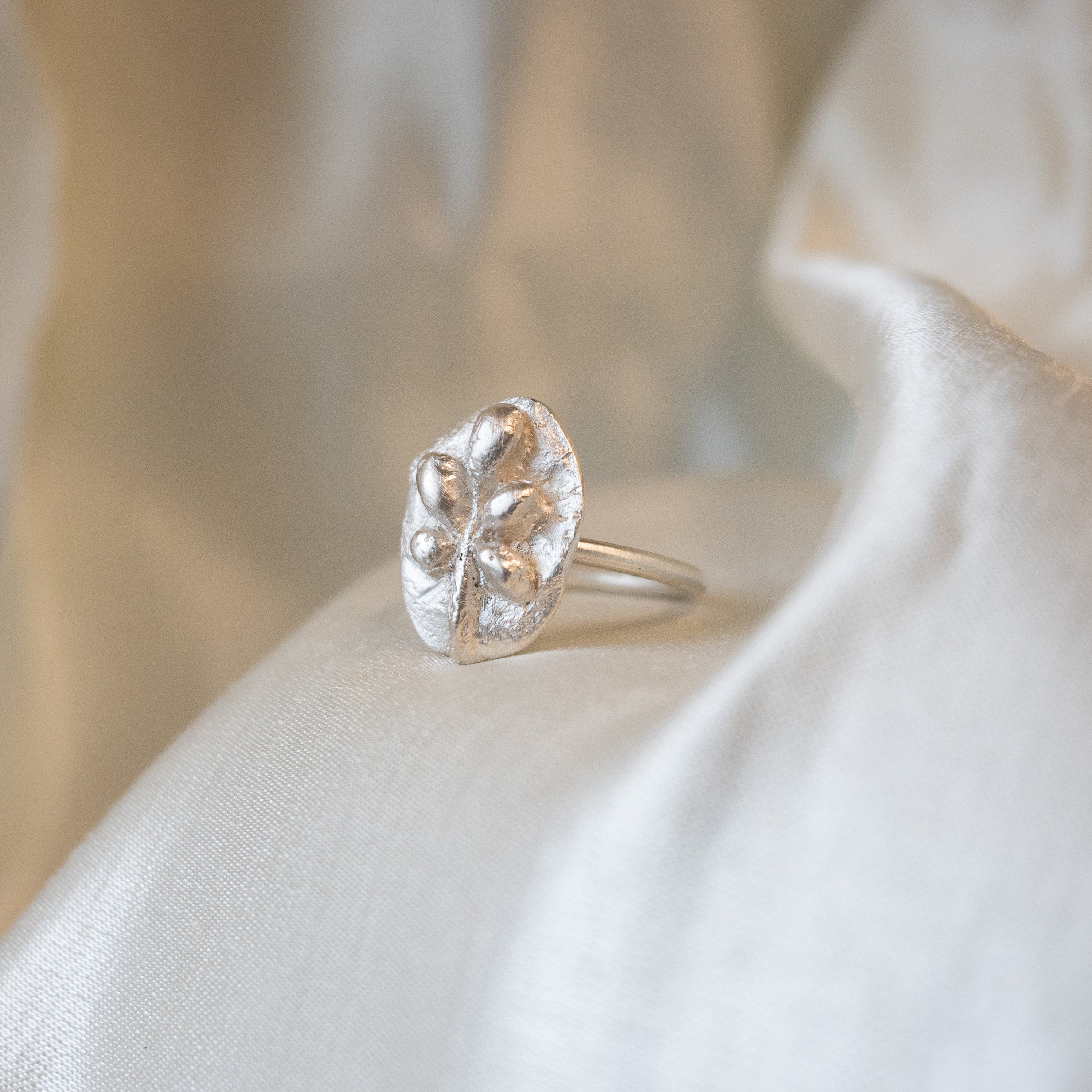 Andrea Mueller, Floral Quintet Cameo Ring