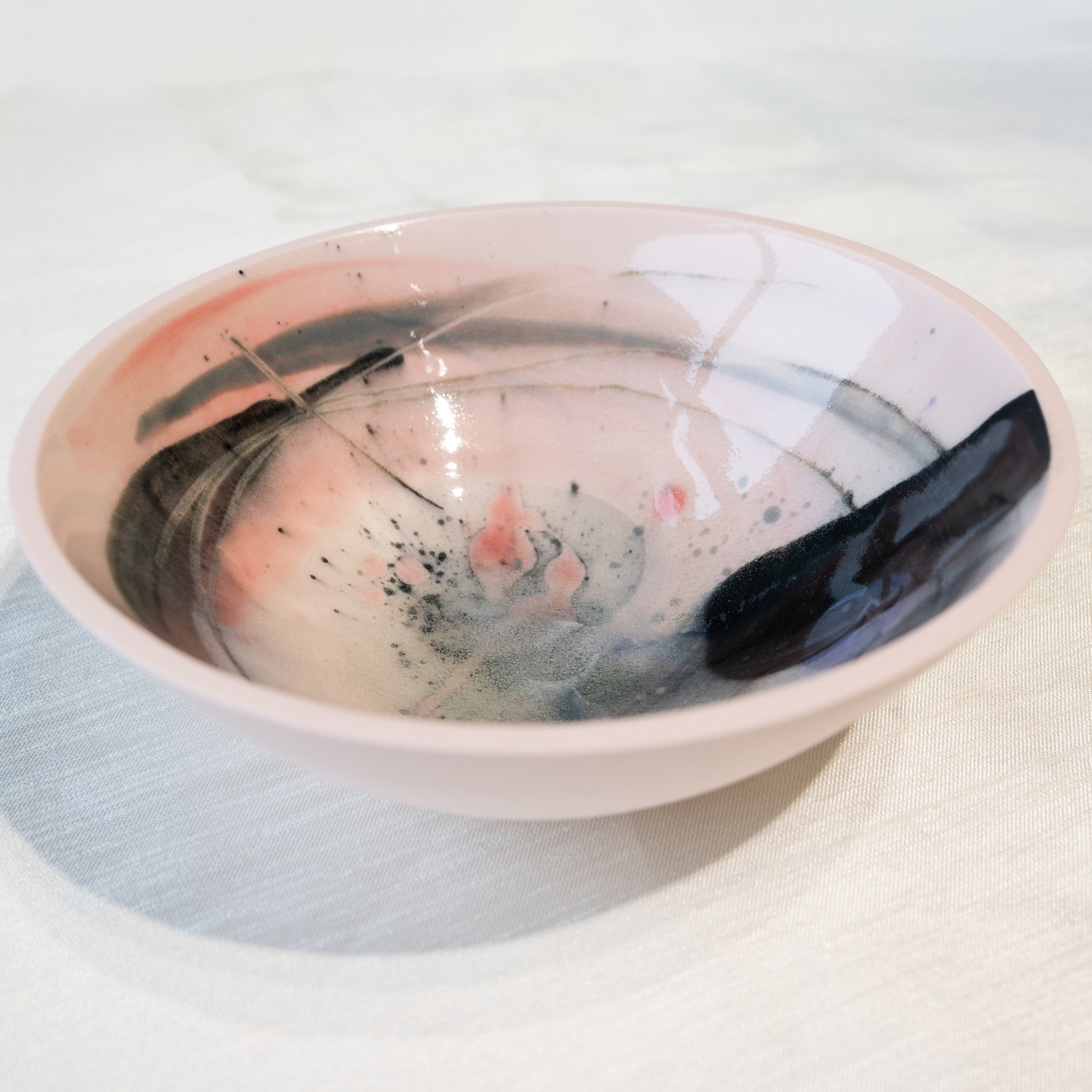 Dauma Stirbyte, Large Pink Snack Attack Bowl-3