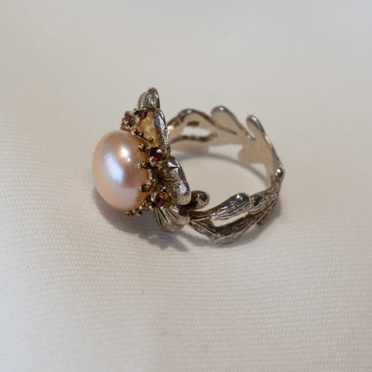 Out Designs, Pearl in Bloom Ring