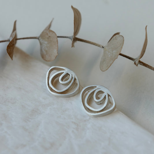 Andrea Mueller, Rose Studs
