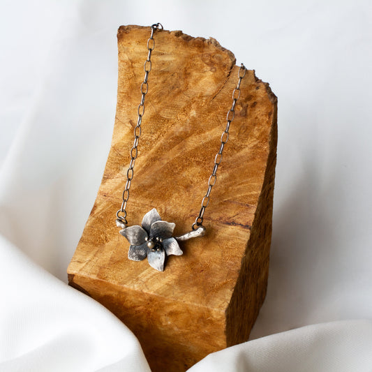 Galili Ellis, Magnolia Necklace