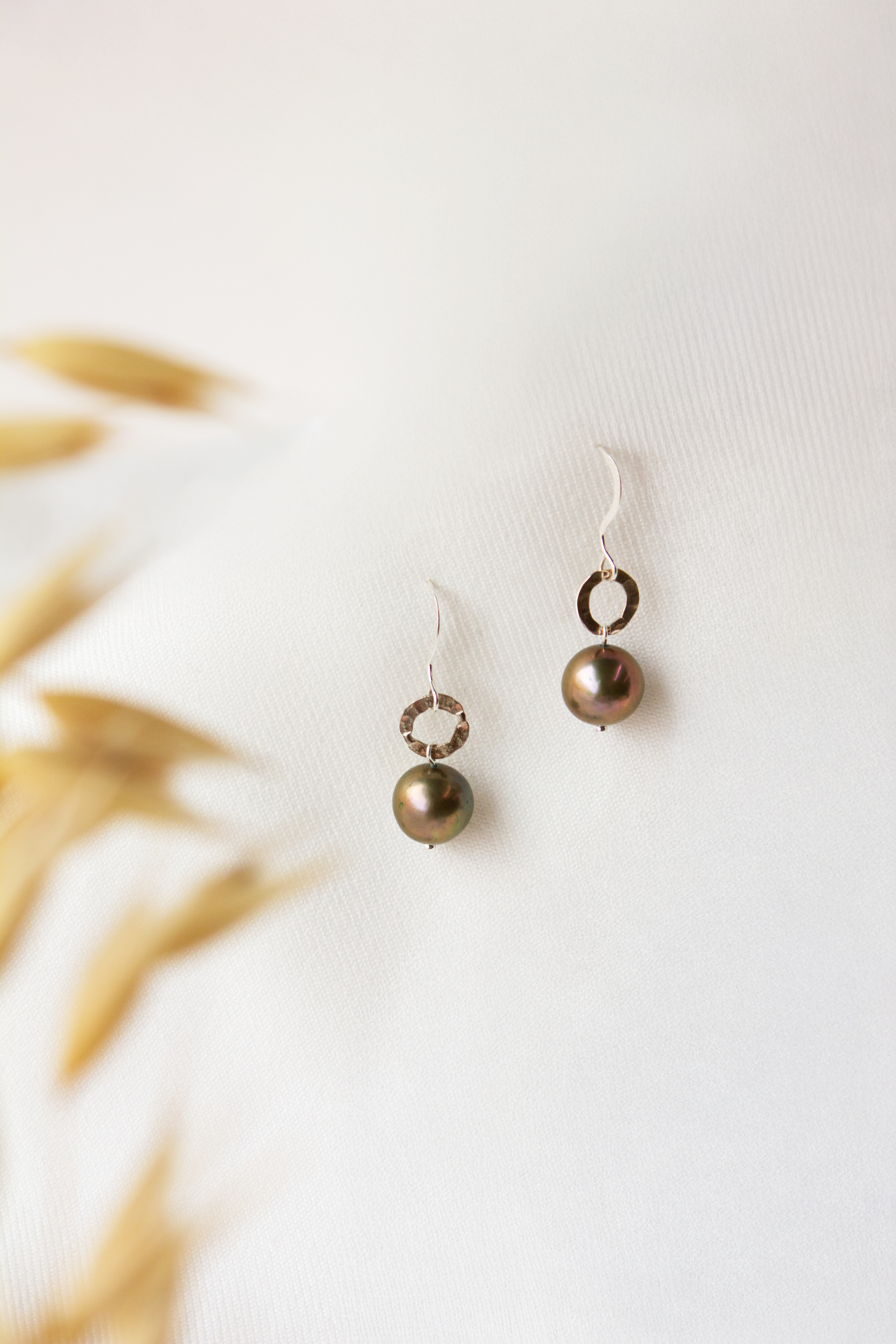 Brenda Wong, Hammered Circle Pearl Earrings-2