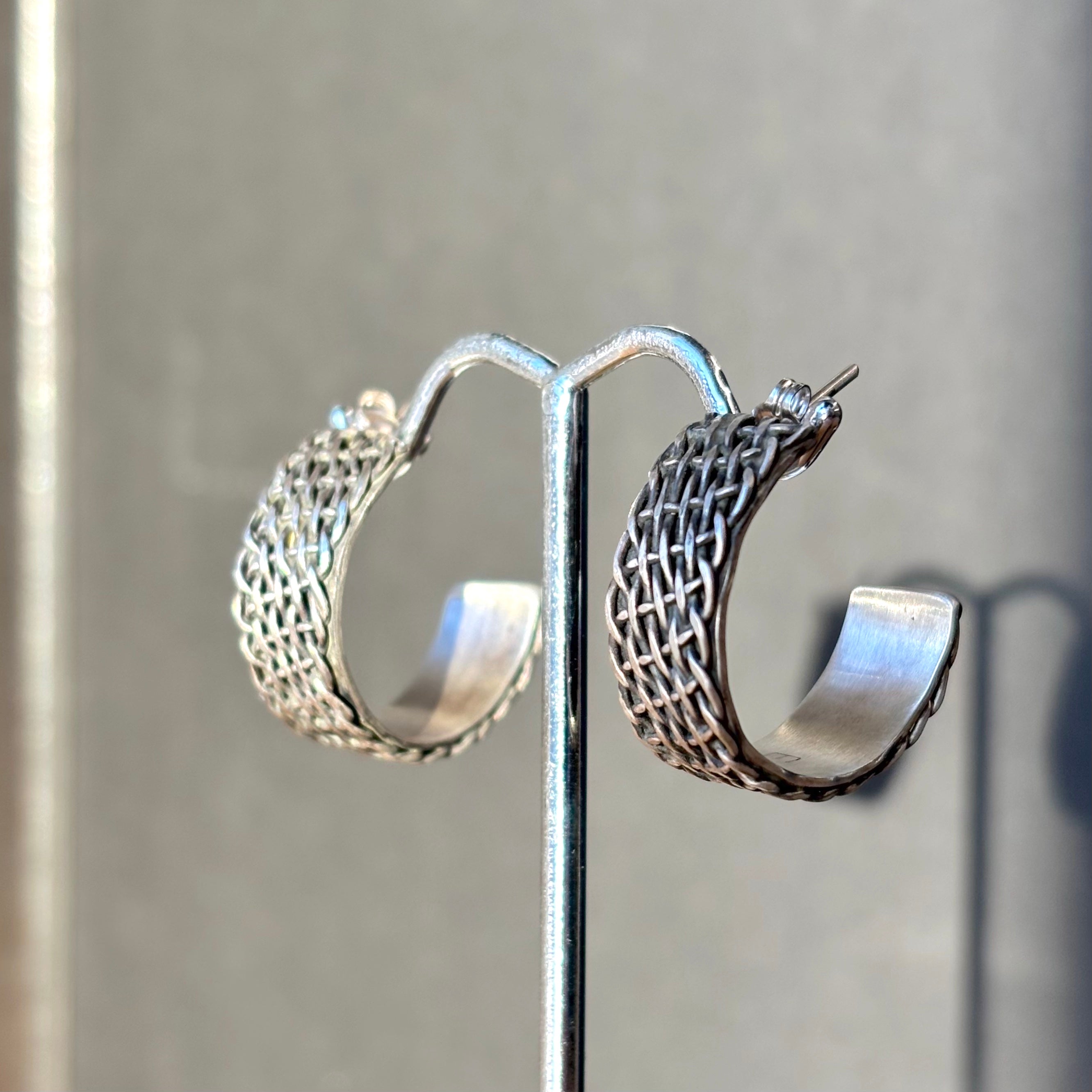 Galili Ellis, Weaved Hoops