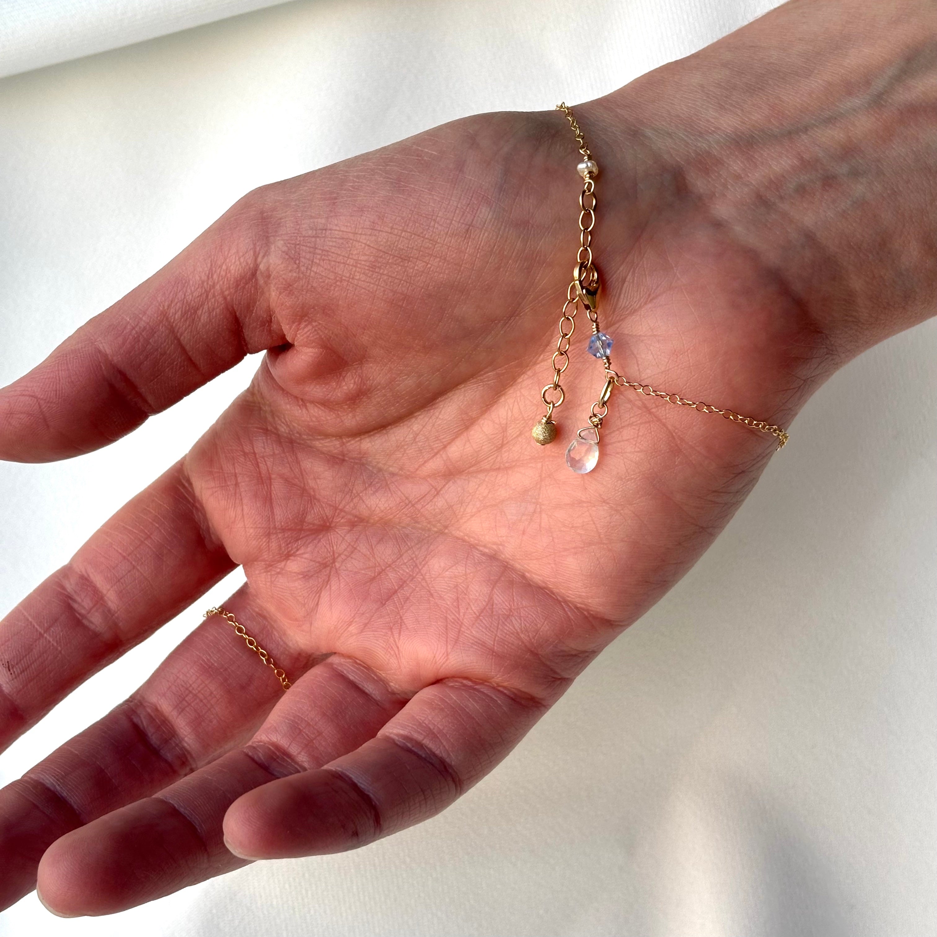 Hailey Jane, Hand Chain