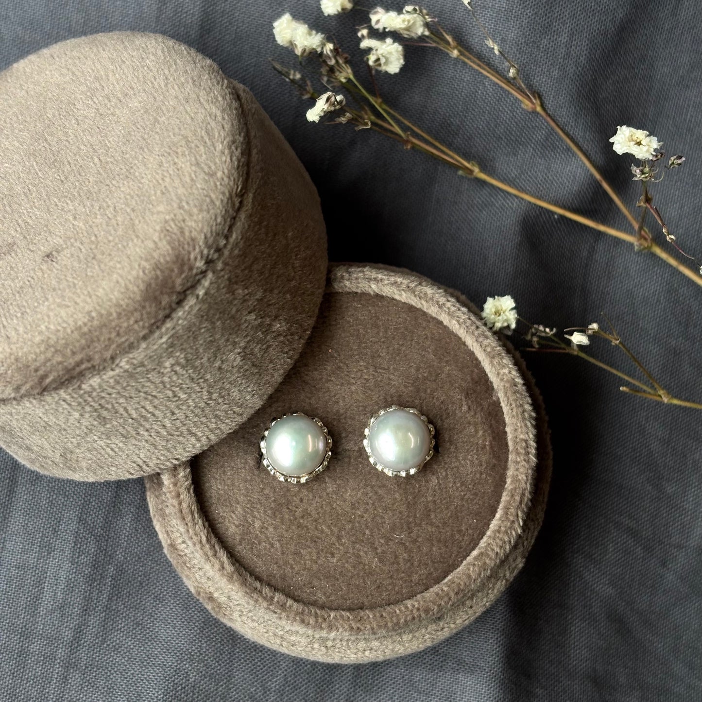 Kathryn Rebecca, Detailed Pearl Earrings