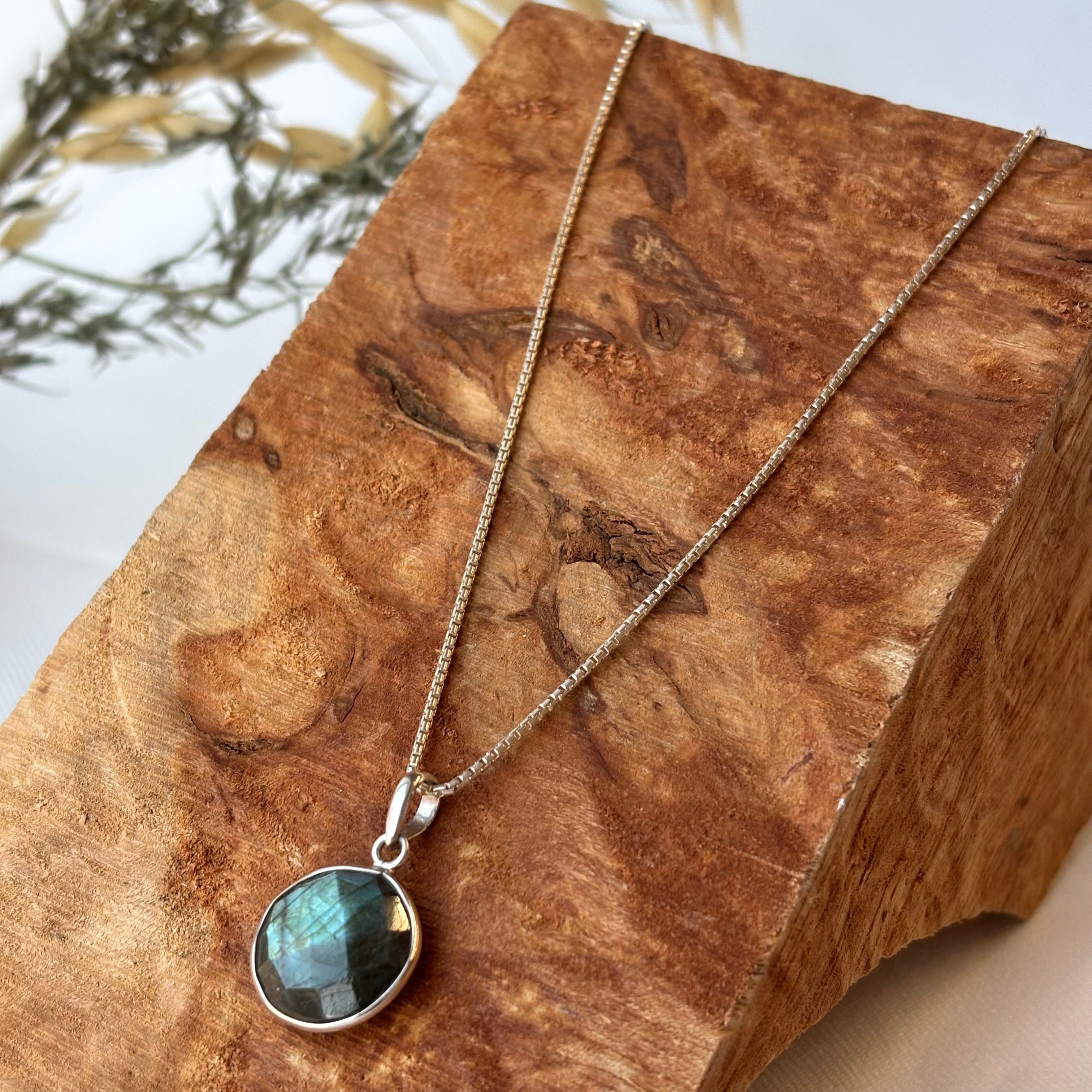 Brenda Wong, Verde Necklace