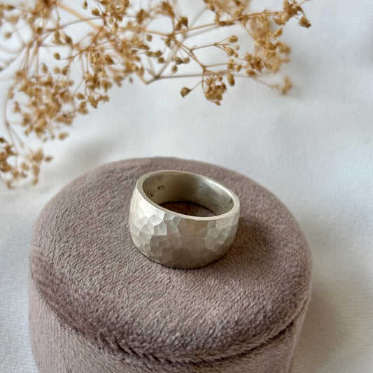 Andrea Mueller, Hammered Band