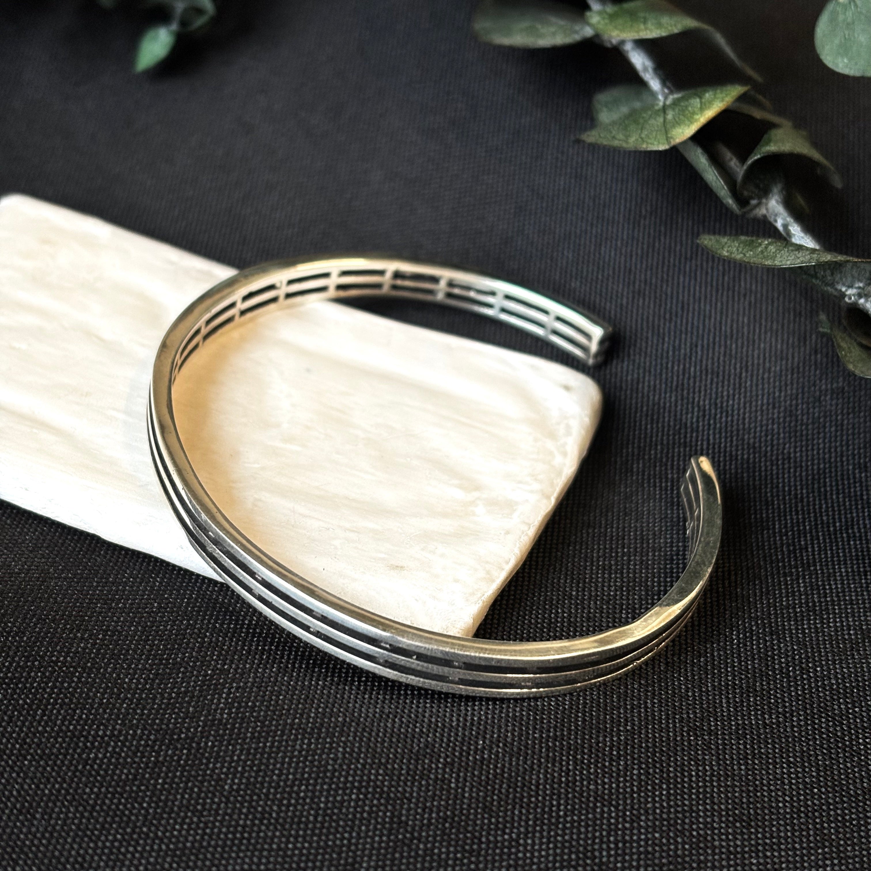 Spoke, Metropolis Cuff