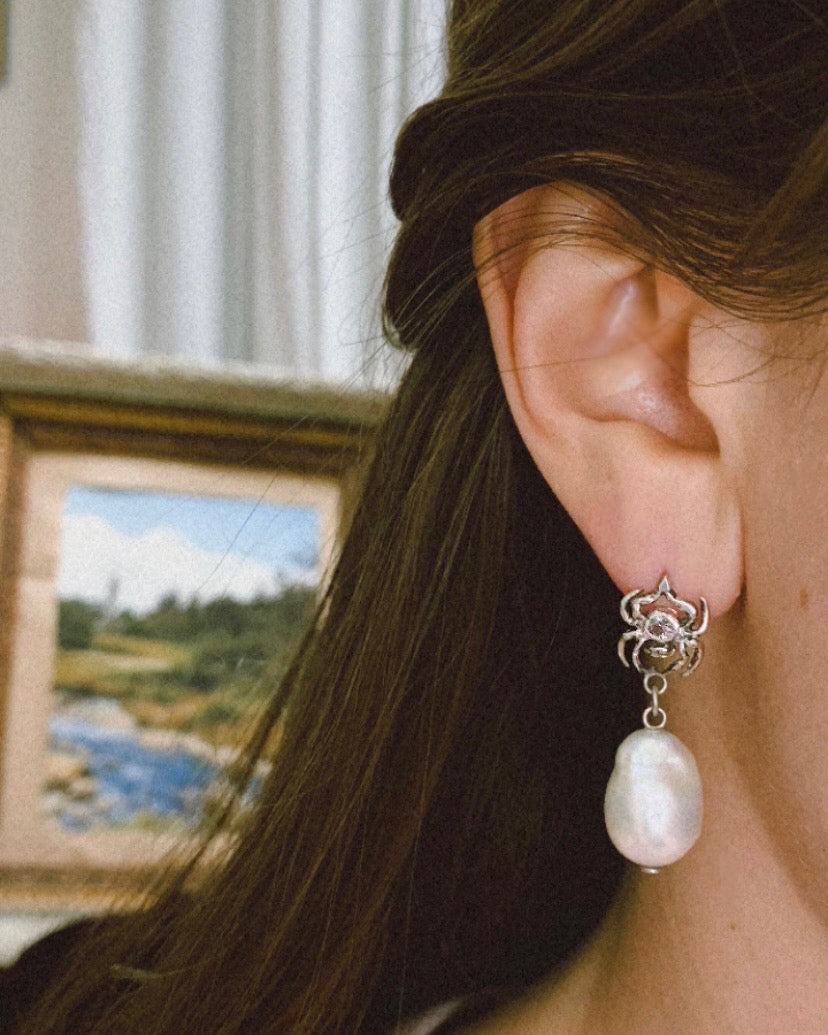 RYHN, Aranea Spider Pearl Earrings-3