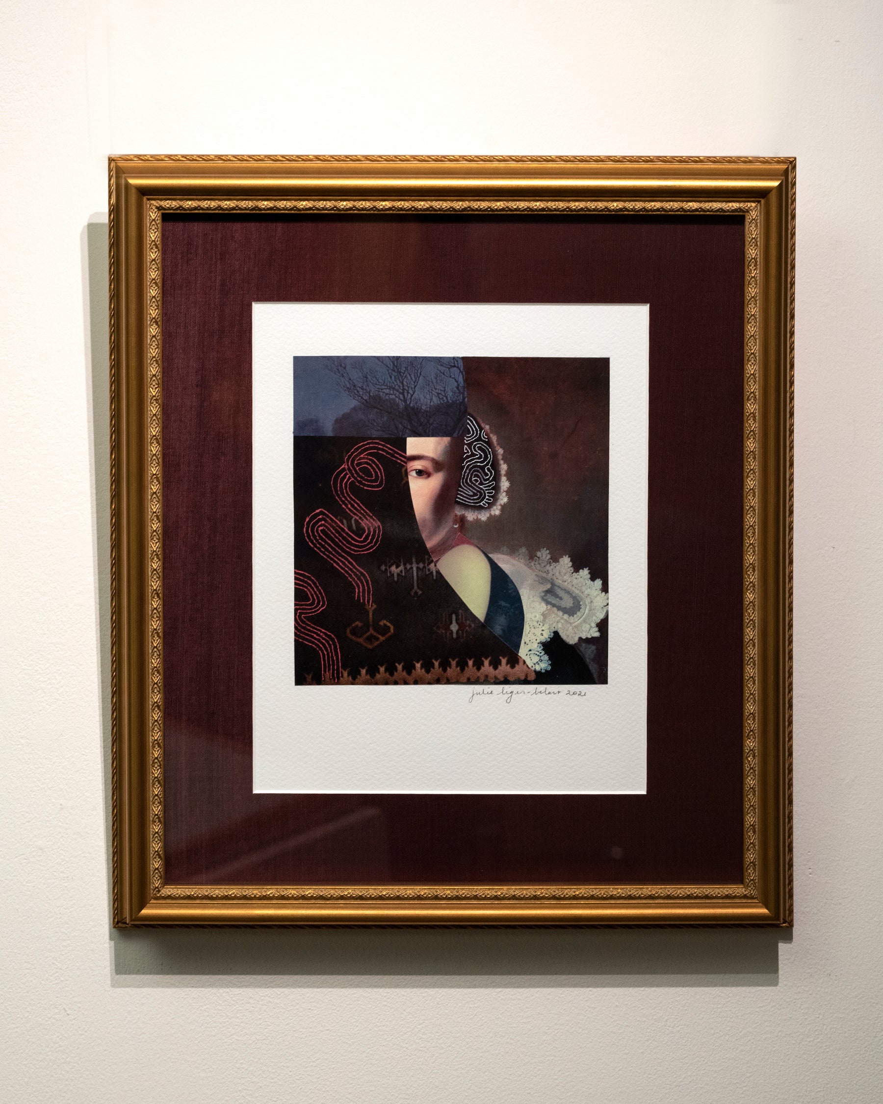 Julie Liger-Belair, keyhole